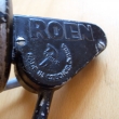 detail t�la s n�pisem a znakem